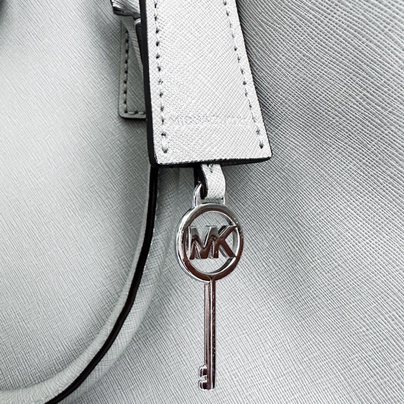 Michael Kors Shoulder Chain Bag - Business/ Casual/ Everyday - Picture 4 of 10